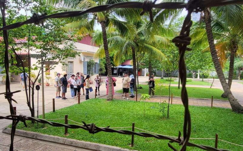 Half Day: Dark Year of Phnom Penh and Survivor Encounter - Discovering Cambodia’s Dark Past
