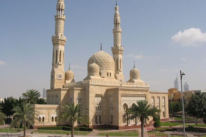 Half Day Dubai City Tour & visit to Dubai Aquarium Underwater Zoo - An In-Depth Look at the Dubai City & Aquarium Tour