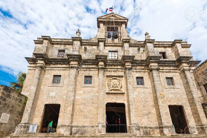 Half Day Excursion Colonial Zone Lighthouse to Colón and Tres Ojos from Santo Domingo - Key Points