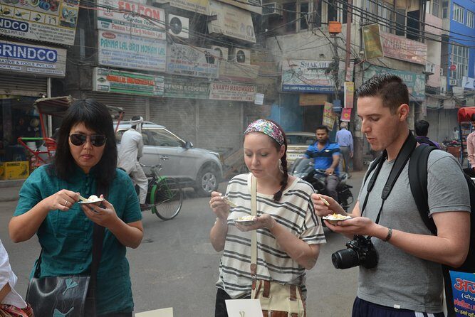 Half-Day Food Tour with Cycle Rickshaw ride to Masterji Kee Haveli - FAQ