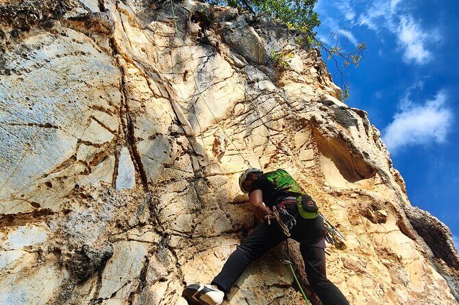 Half Day Guided Multi-Pitch Climbing in Gunung Keriang - Practical Tips for Your Climbing Day