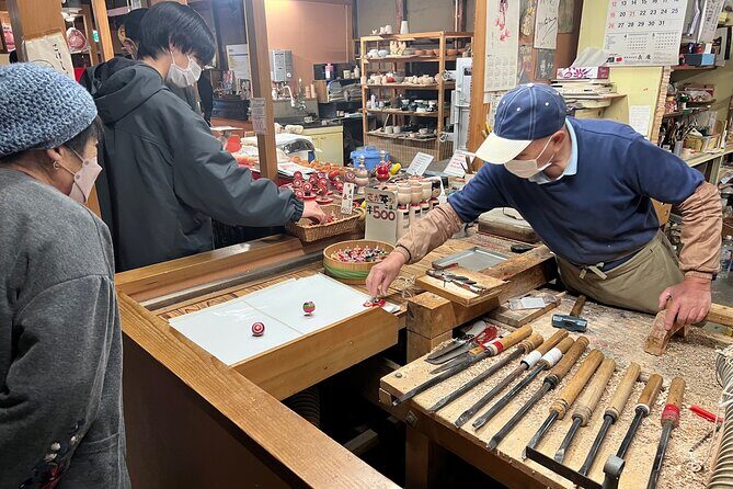 Half-Day Hirosaki Castle and Samurai house Tour with Guide - Discovering Hirosaki: A Walk Through History and Festivity