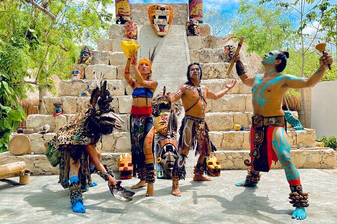 Half-Day Island Tour with Mayan Experience & Beach Break - Stop 1: Palm Beach – A Beachside Welcome