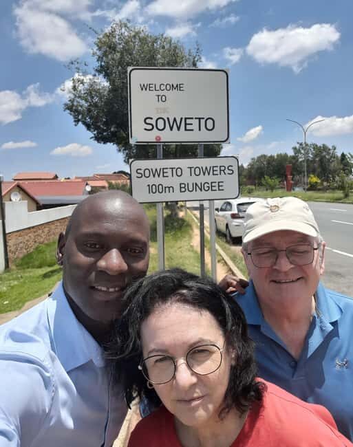 Half Day Johannesburg and Soweto Guided tour - Lunch at Sakhumzi Restaurant