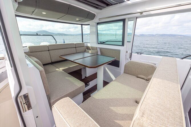 Half Day Luxury Boat Tour in Tampa with Snorkeling - Considerations for Travelers