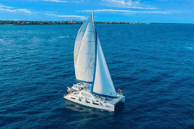 Half-Day Luxury Sailing in Puerto Morelos with Open Bar - Key Points