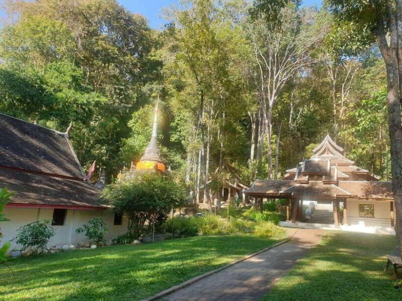 Half Day Morning Wat Pha Lat & Wat Phra That Doi Suthep Tour - Key Points