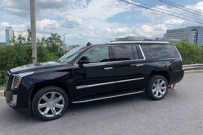 Half day private city tour - SUV - An In-Depth Look at the Montreal SUV Tour
