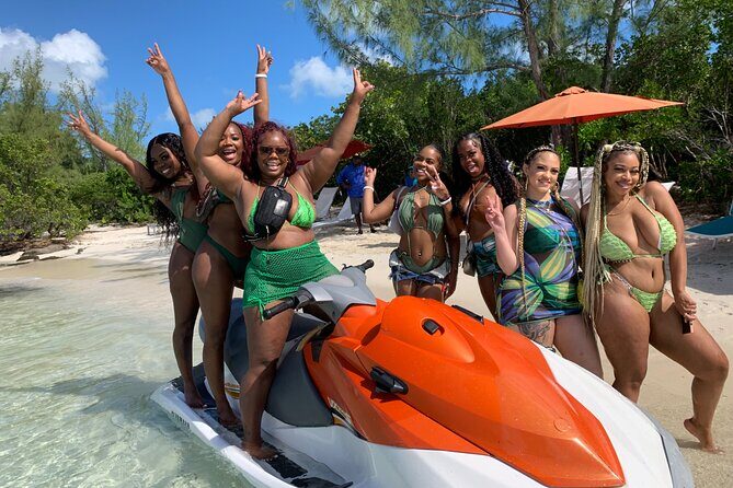 Half-Day Private Rose Island Party Yacht Getaway - Comfort, Timing, and Group Size