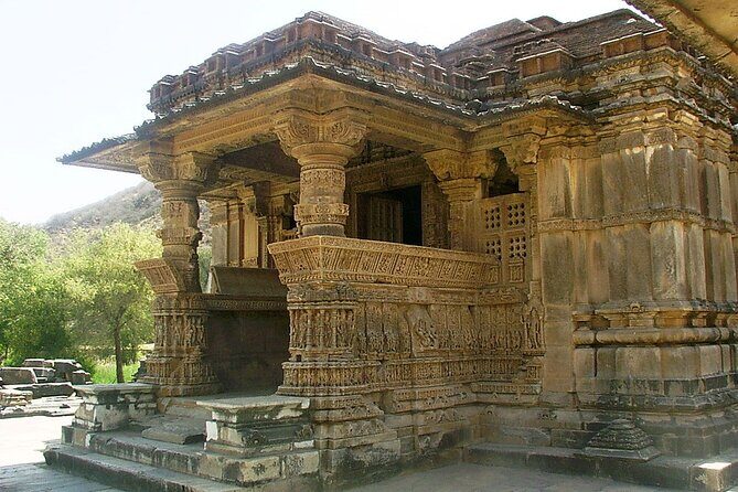 Half-Day Private Tour Saas-Bahu Temple and Eklingji Sightseeing - Price and Value