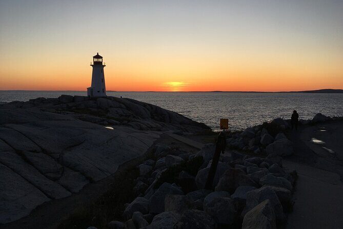 Half Day Small Group Tour in Peggy's Cove and Titanic Cemetery - What Travelers Say
