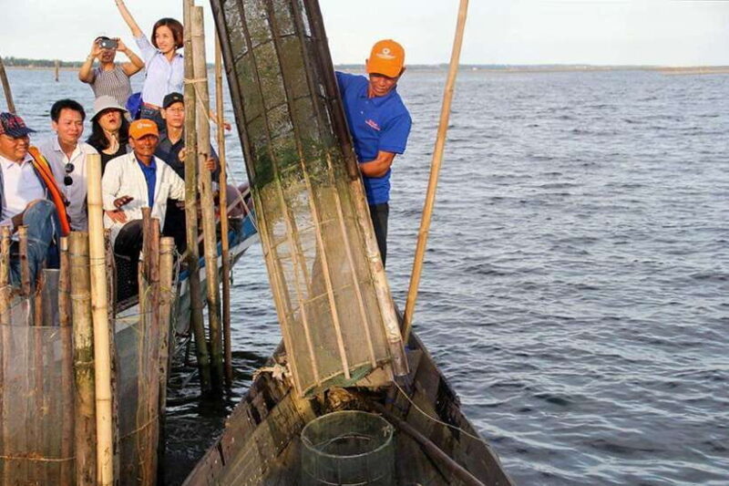 Half-day Tam Giang Lagoon Adventure And Fishermans Feast - Lunch with a View