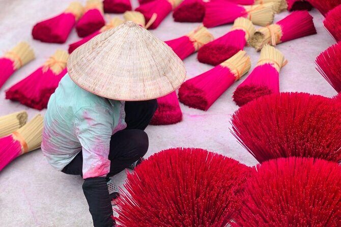Half day to visit Incense,Conical Hat Village & Train street - Key Points