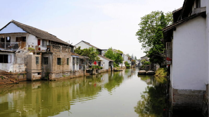 Half-Day Zhujiajiao Water Town Wonders Small Group Tour - Exploring the Half-Day Zhujiajiao Water Town Wonders Small Group Tour