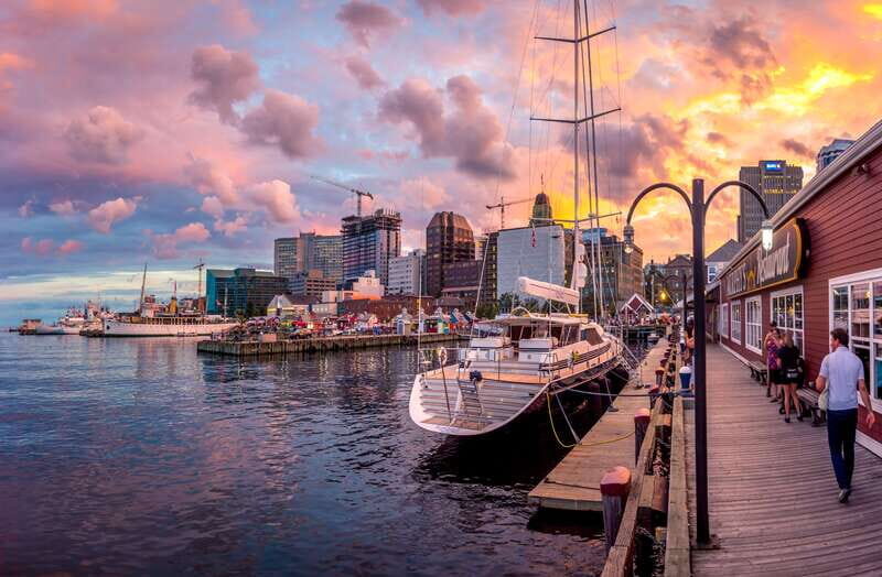 Halifax: Peggy's Cove Small Group Night Tour with Dinner - Key Points