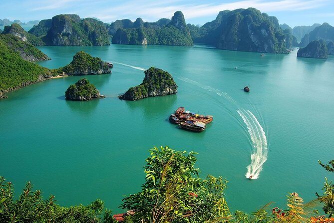 Halong 2 days 1 night with Cozy Classic Cruise from Hanoi - Key Points