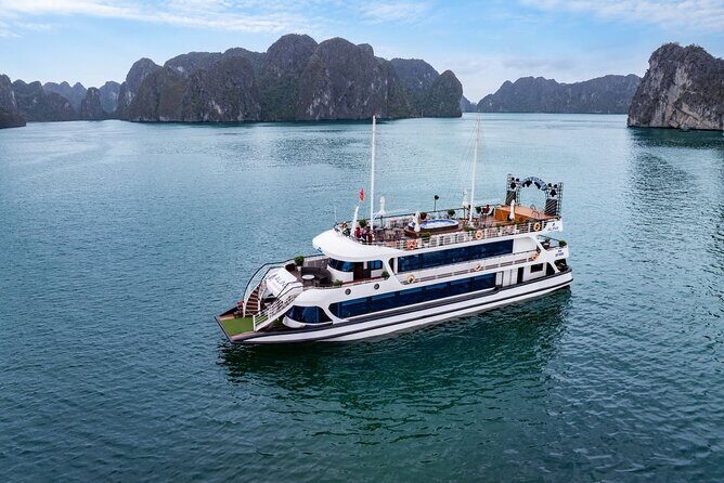 Halong and Bai Tu Long Luxury Day Escape - Authenticity and Crowd Dynamics