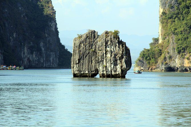 Halong Bay Cruise Day Trip: Visit Thien Cung Cave, Kayaking & Lunch - best price - Who Should Choose This Tour?