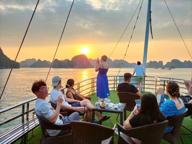 Halong Bay Day Tour 6 Hour Cruise, Kayak, Lunch, Small Group - A Practical Look at the Halong Bay 6-Hour Cruise Tour