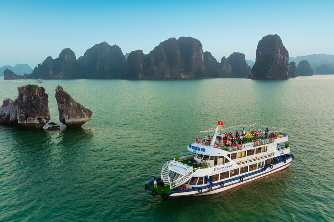 Halong bay Luxury Cruise Trip: Titop Island, Amazing Cave & Kayak - Key Points