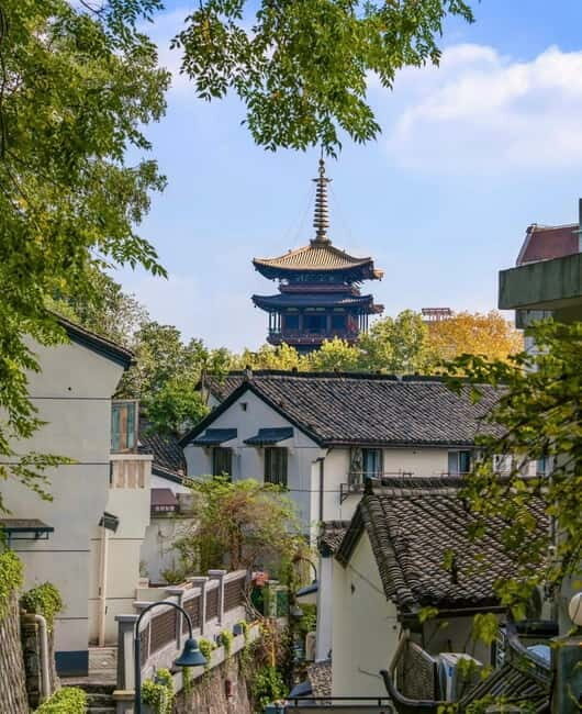 Hangzhou Highlights: West Lake, Silk Culture & Art Workshop - Walking Through History: Southern Song Imperial Street & Hefang Street