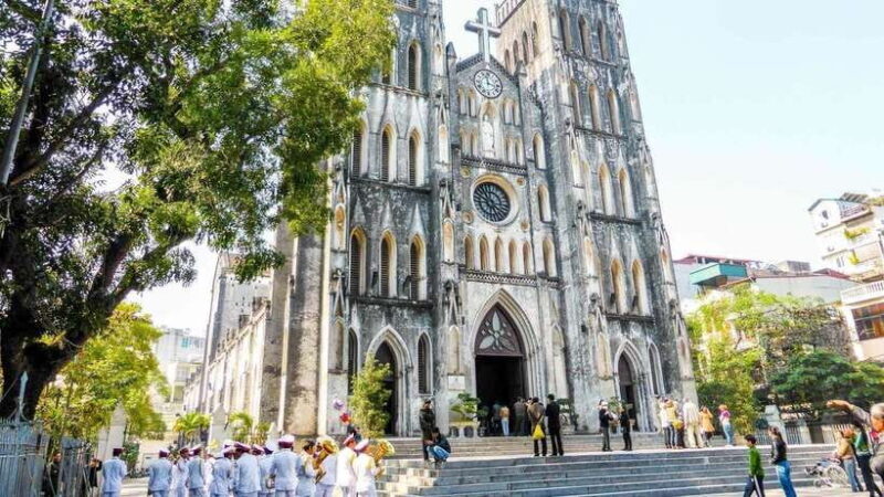 Hanoi: City Highlights Tour with Train Street & Hidden Gems - Final Stop: Hoan Kiem Lake