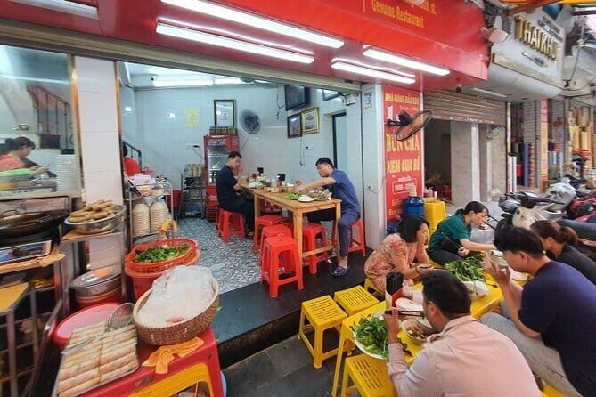 Hanoi Famous Michelin Guided Street Food Tour - Exploring Hanoi’s Street Food Scene