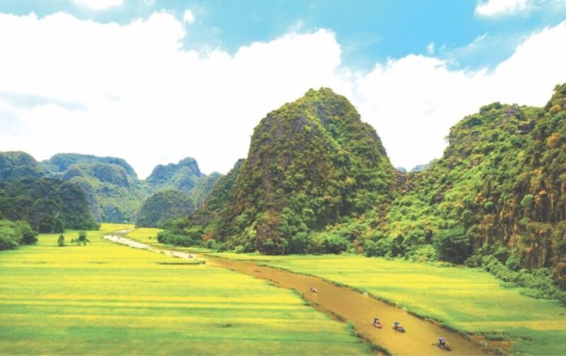 Hanoi: Full Day Tour of Hoa Lu, Tam Coc, and the Mua Cave - Why the Tour Offers Great Value