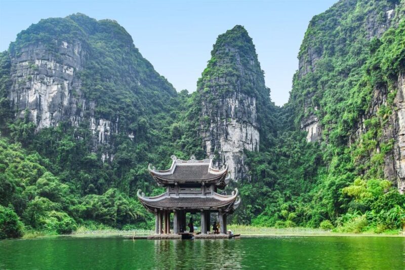 Hanoi: Guided Full-Day Hoa Lu, Trang An and Mua Cave Tour - Transportation and Group Dynamics