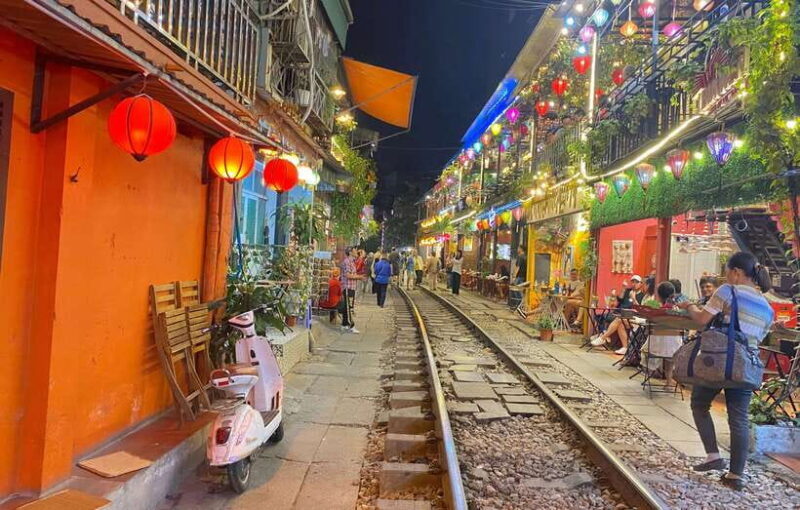 Hanoi: Guided Street Food Tour with Train Street Experience - Key Points