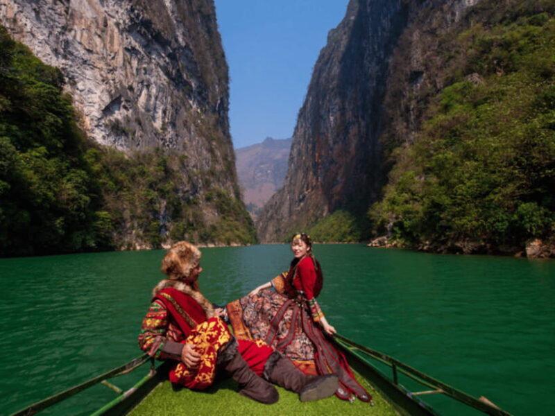 HANOI: HA GIANG LOOP TOUR 3 DAYS 2 NIGHTS EASY RIDER - Day 1: Hà Giang to Yên Minh via Quan Ba and Lung Tam