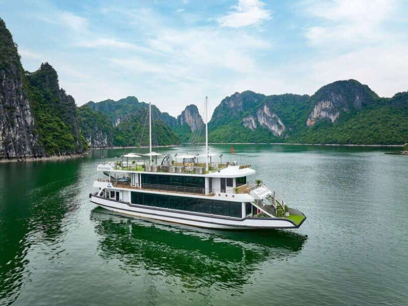 Hanoi: Ha Long Bay Day Cruise with Buffet Lunch and Kayak - Exploring the Itinerary: What You Can Expect