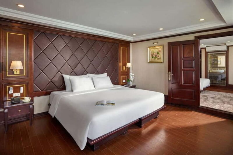 Hanoi: Ha long & Lan Ha Bay 5* cruises: bancony, all meals - What to Expect on Your Cruise Adventure