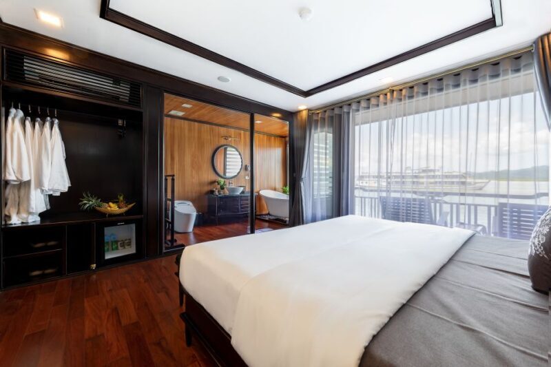 Hanoi: Halong Bay 2-Day 5-Star Balcony Cruise & Bathtub - Who Should Consider This Tour?