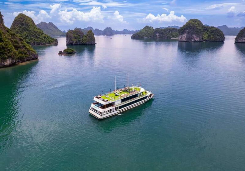 Hanoi: Halong Bay Cruise, Amazing Cave, Titov Island & Kayak - Transportation and Group Size