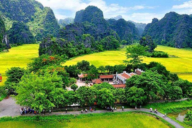 Hanoi - Hoa Lu - Tam Coc - Mua Cave - 1 Day / By Luxury Limousine & Small Group - Insights from Reviews: Authentic Traveler Perspectives