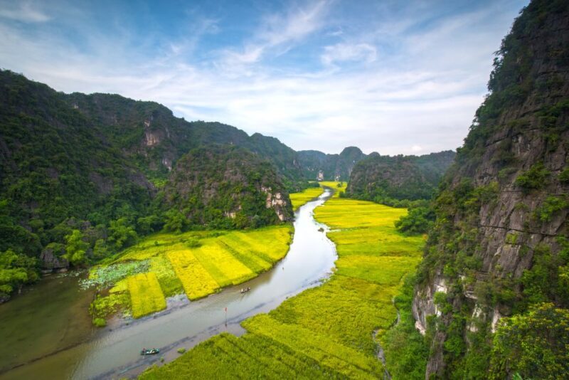 Hanoi: Hoa Lu, Trang An Caves & Mua Cave Day Trip and Lunch - Authentic Experiences and Hidden Gems