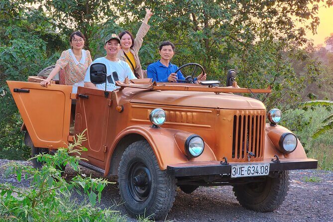 Hanoi Jeep Tour: Red River Countryside+ Backstreet+ Train-street - Culminating at Hidden Gem Cafe for a Local Feast
