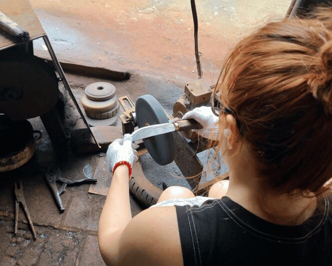 Hanoi Knife Making Traditional Workshop - Key Points