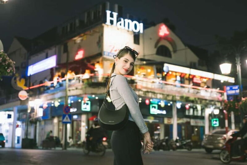 Hanoi Night Portraits: Capture the Citys Vibrance - Key Points
