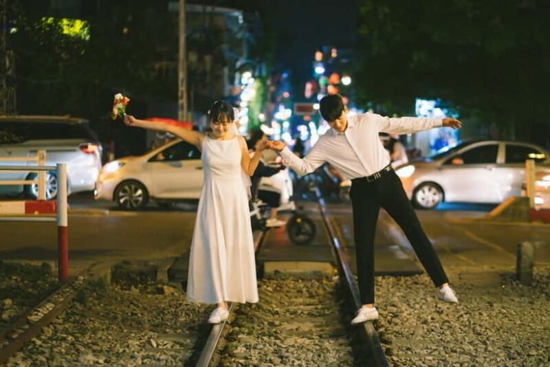 Hanoi Night Portraits: Capture the Citys Vibrance - An Authentic Night Photography Experience in Hanoi