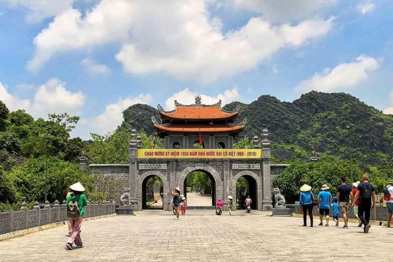 Hanoi/Ninh Binh: 1-Day Tam Coc/Trang An, Hoa Lu & Mua Caves - Detailed Review of the Tour Experience
