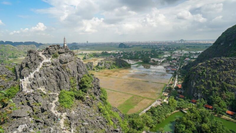 Hanoi: Ninh Binh Full-Day Visit Hoa Lu, Tam Coc and Mua Cave - Lunch: A Taste of Local Flavors