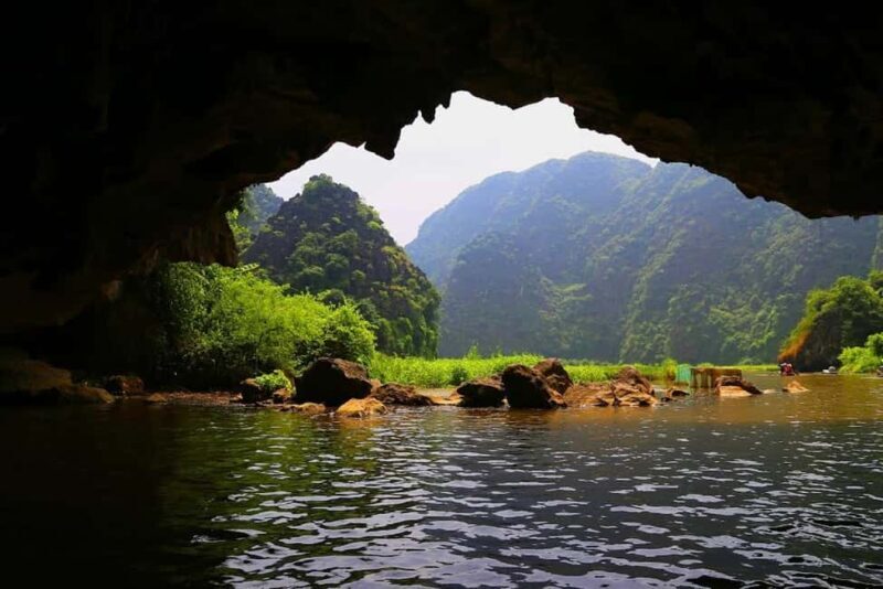 Hanoi: Ninh Binh small group day tour by luxury dcar 9-seats - FAQ