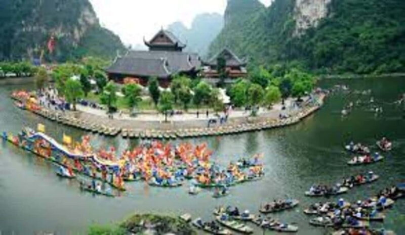 Hanoi: Ninh BinhHoa Lu or Bai Dinh, Trang An Boat &Mua Cave - Lunch Break: Taste of Local Flavors