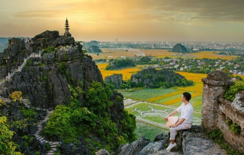 Hanoi: Ninh BinhHoa Lu or Bai Dinh, Trang An Boat &Mua Cave - Climbing Mua Cave: A Scenic Summit