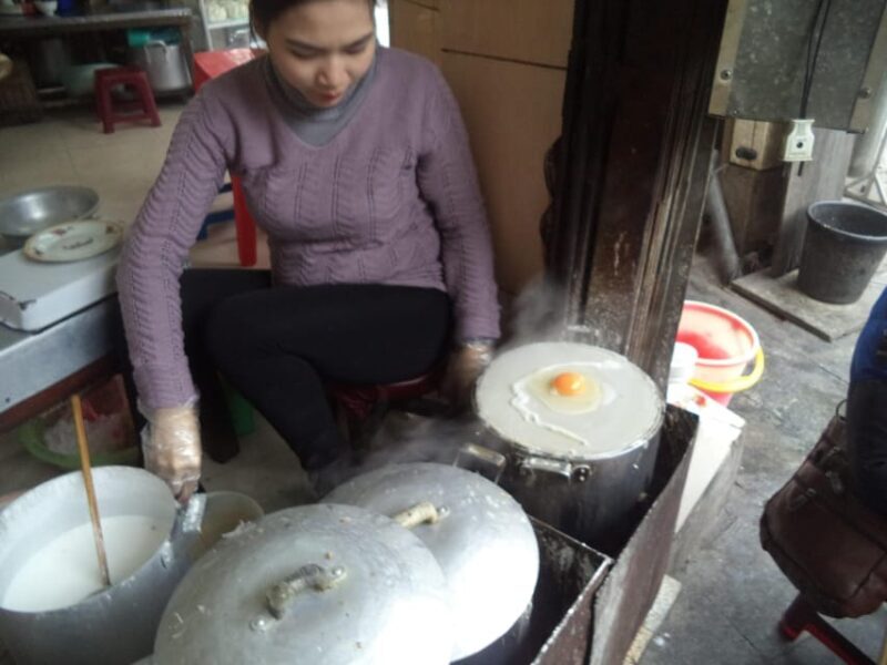 Hanoi: Old Quarter Street Food Walking Tour with 10 Tastings - A Flavorful Introduction to Hanoi’s Street Food Scene