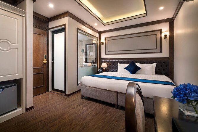 Hanoi Private Airport Transfer Service with a single night Old Quarter hotel stay - Detailed Breakdown of the Experience