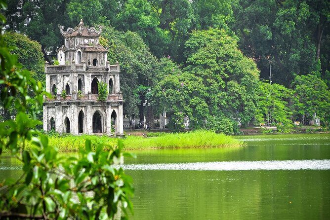 Hanoi Private Tour: Hoa Lo Relic, Train Street, All Highlights - Explore the One Pillar Pagoda and Temple of Literature