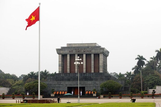 Hanoi Private Tour: Hoa Lo Relic, Train Street, All Highlights - Reflect on Vietnam’s Turbulent Past at Hoa Lo Prison